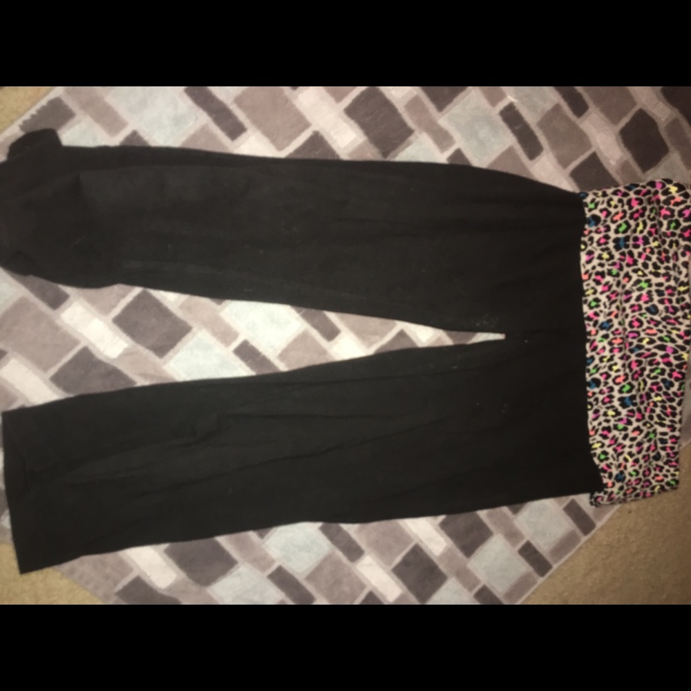 Victoria Secret PINK cropped yoga pants!